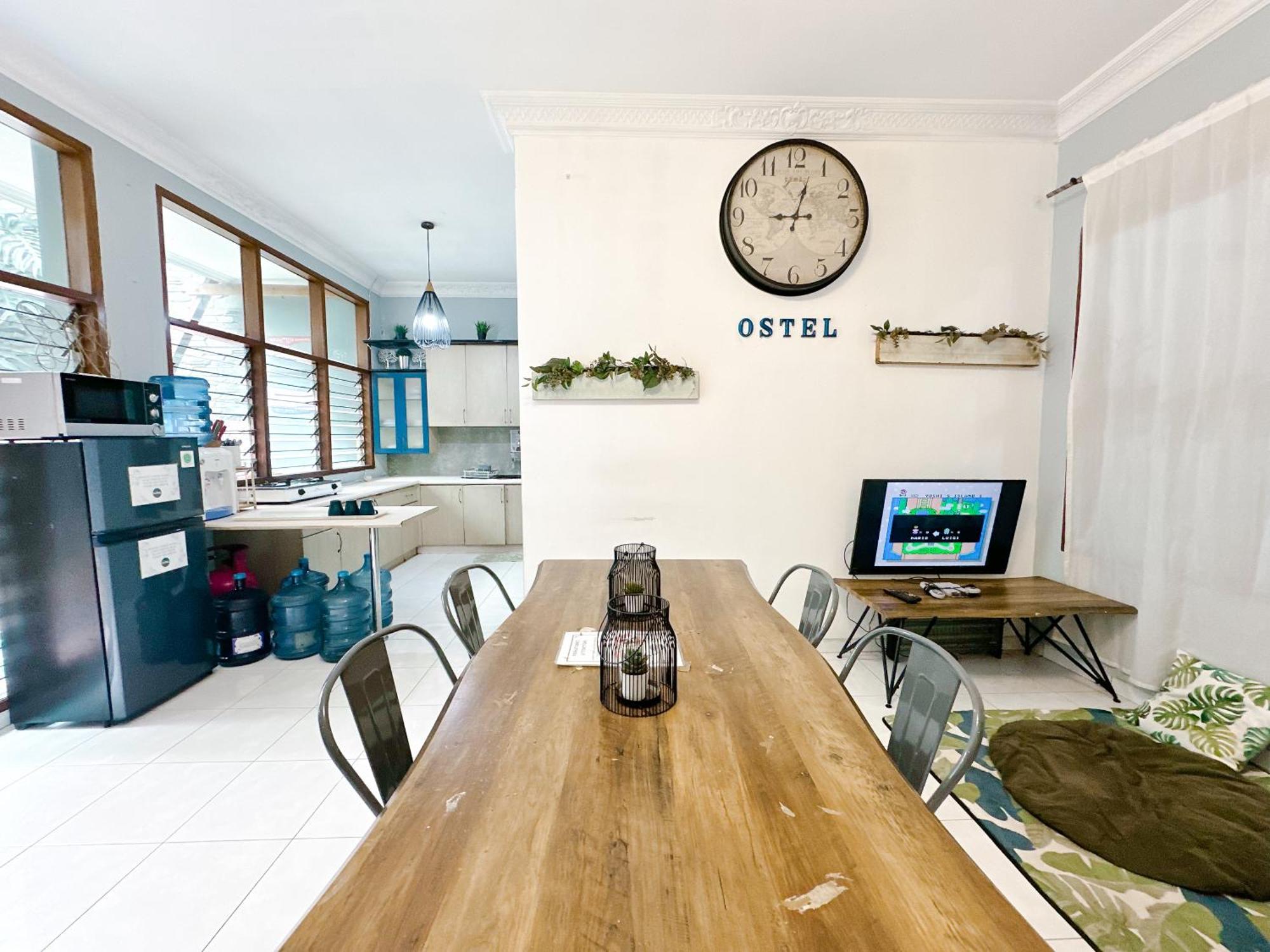 Hostel OsteL By OstiC Bandung Exterior foto