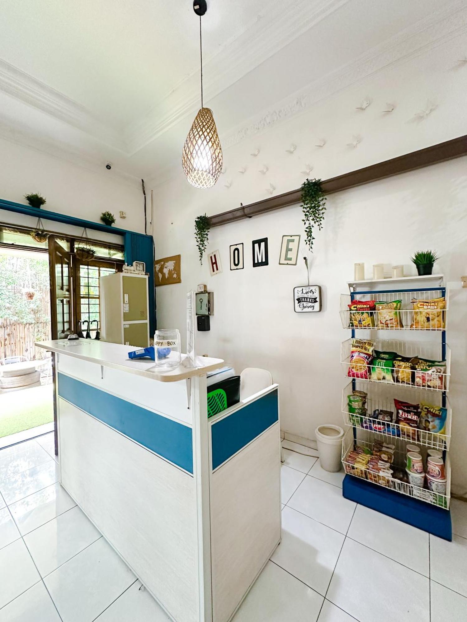 Hostel OsteL By OstiC Bandung Exterior foto