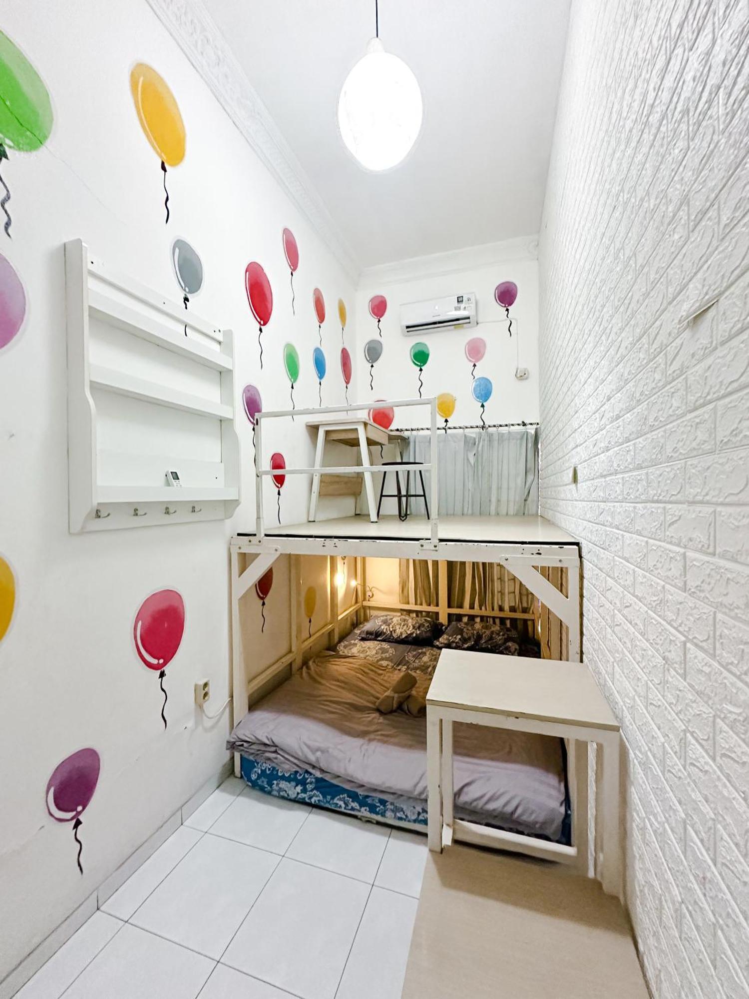 Hostel OsteL By OstiC Bandung Exterior foto