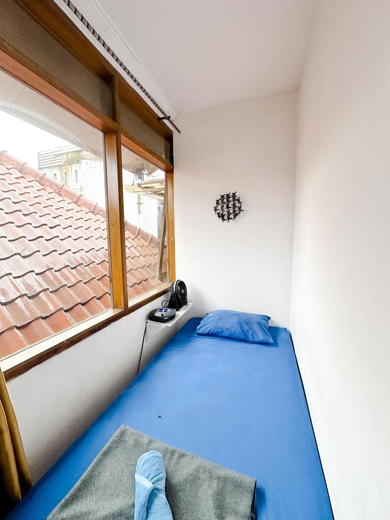 Hostel OsteL By OstiC Bandung Exterior foto