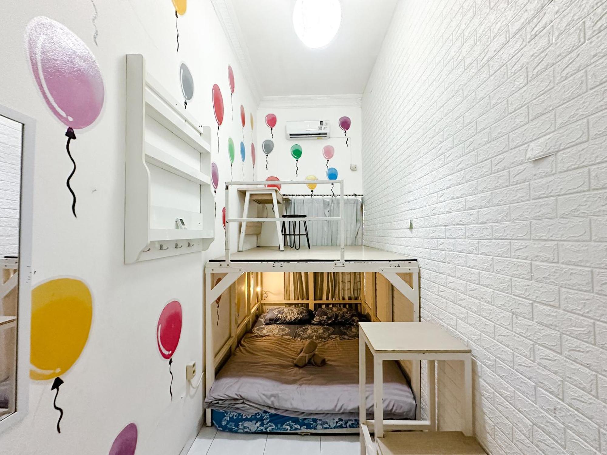 Hostel OsteL By OstiC Bandung Exterior foto