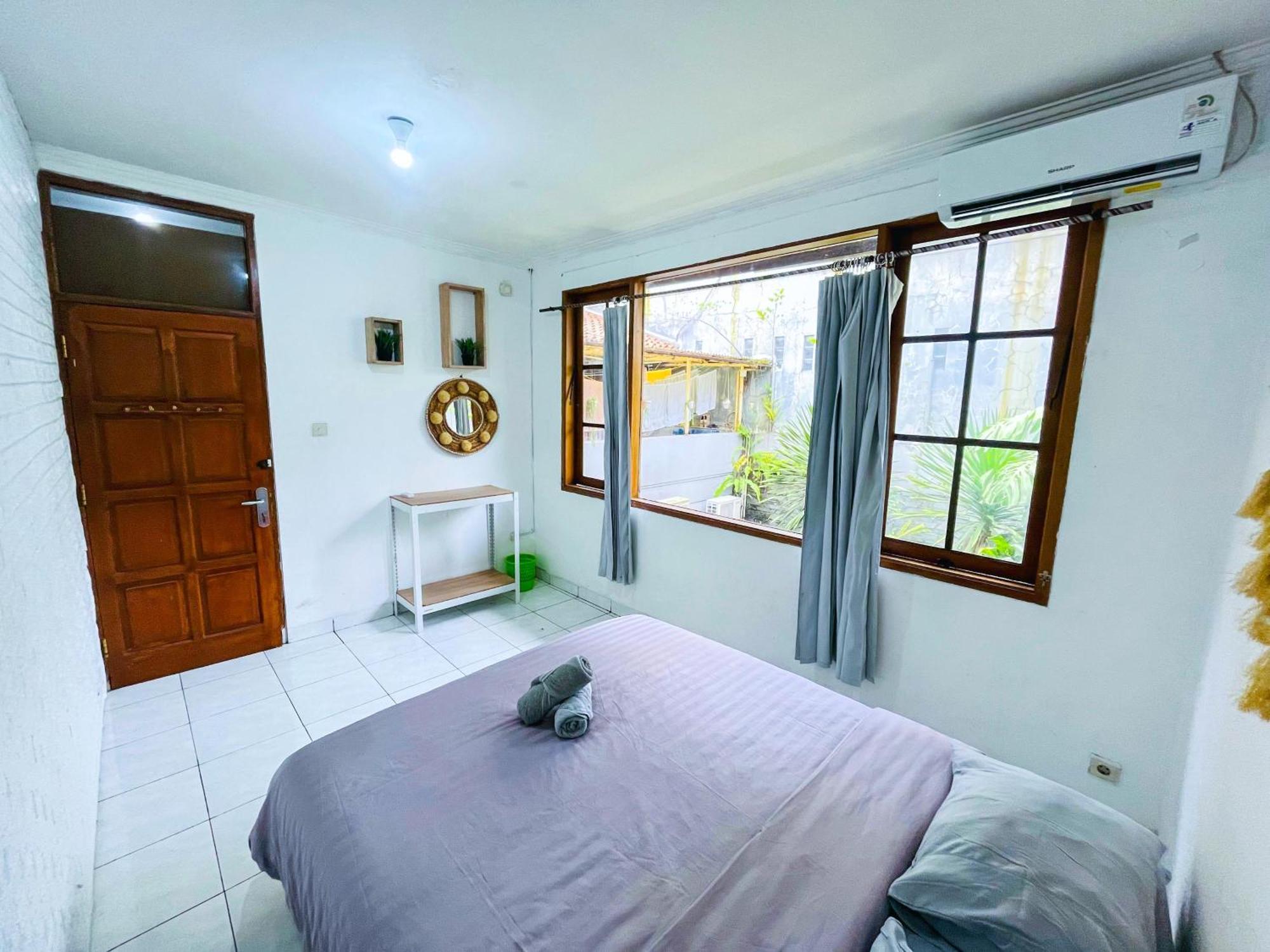 Hostel OsteL By OstiC Bandung Exterior foto