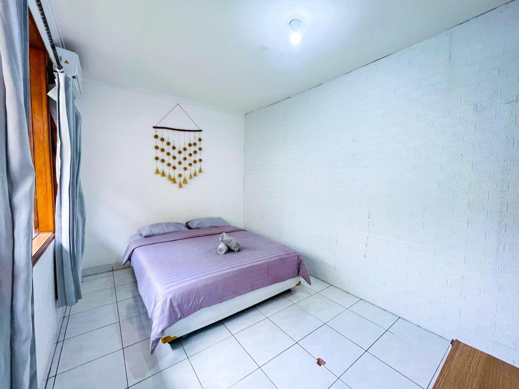 Hostel OsteL By OstiC Bandung Exterior foto